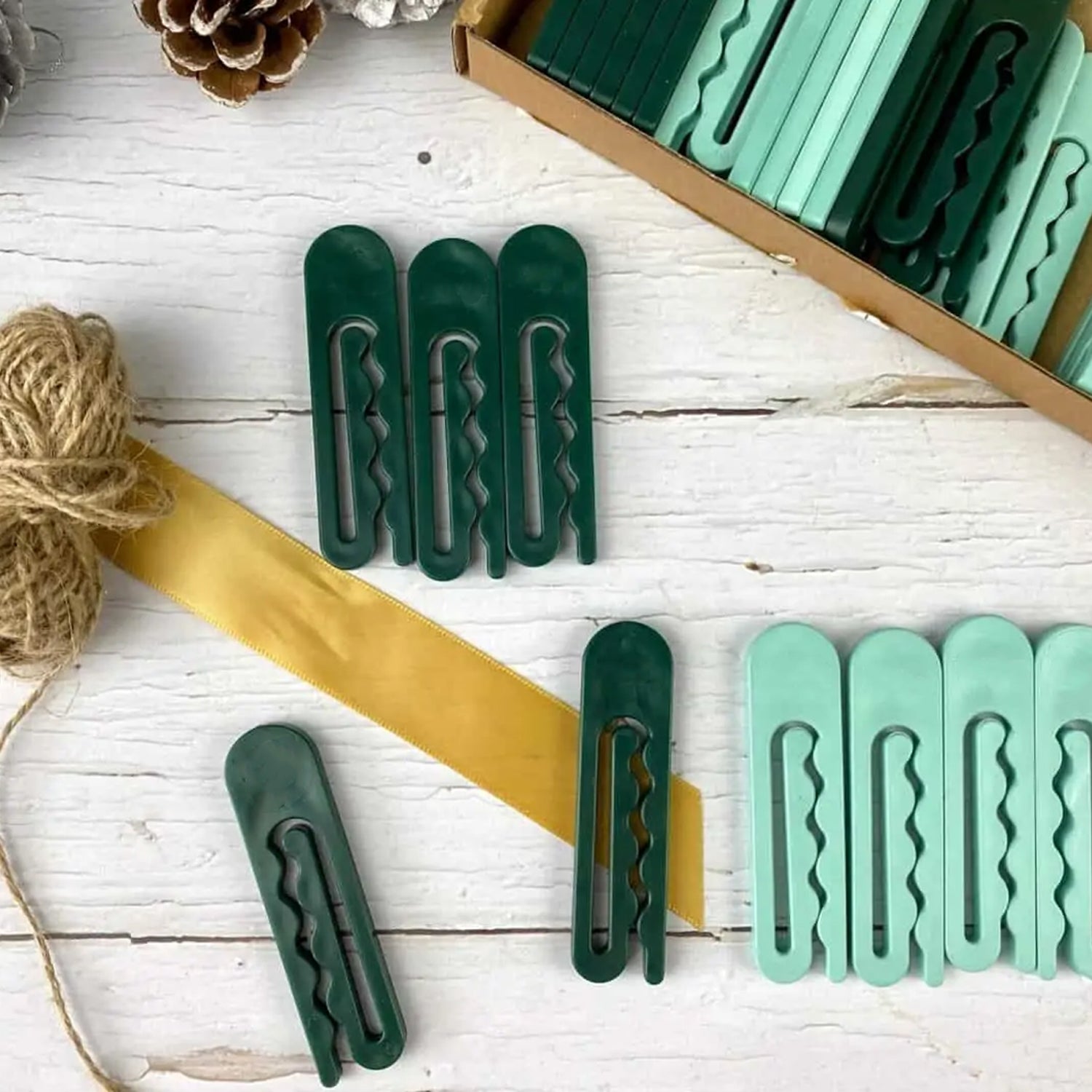 6115 Cloth Clip Box used for holding wet and dry clothes on cables in household premises. 6115 Cloth Clip Box used for holding wet and dry clothes on cables in household premises.
